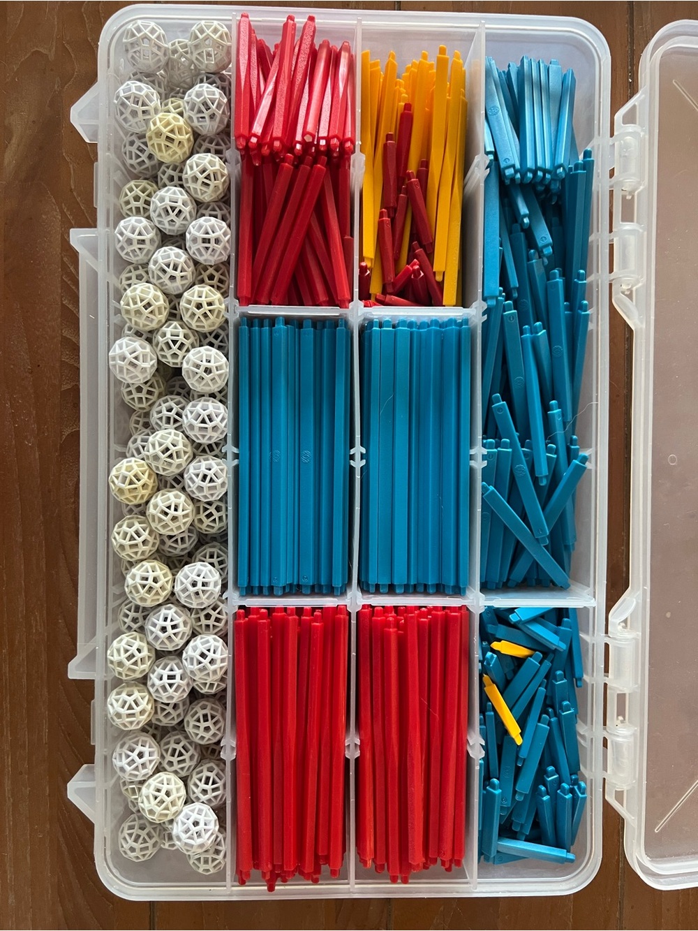 Zometool Building set with 700+ pieces and clear storage case